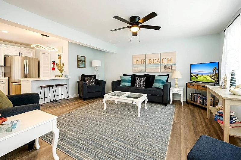 Newly re-done Great Location: 3-Bdrm 2.5-Bthrm in Seaside Park, New Jersey, United States — photo 1