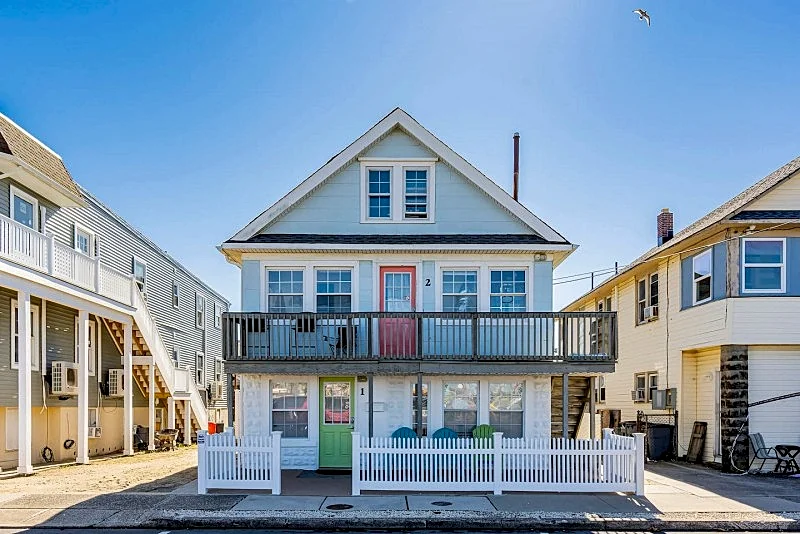 Steps from the Sand, Cozy Seaside Heights 3-Bdrm Apartment