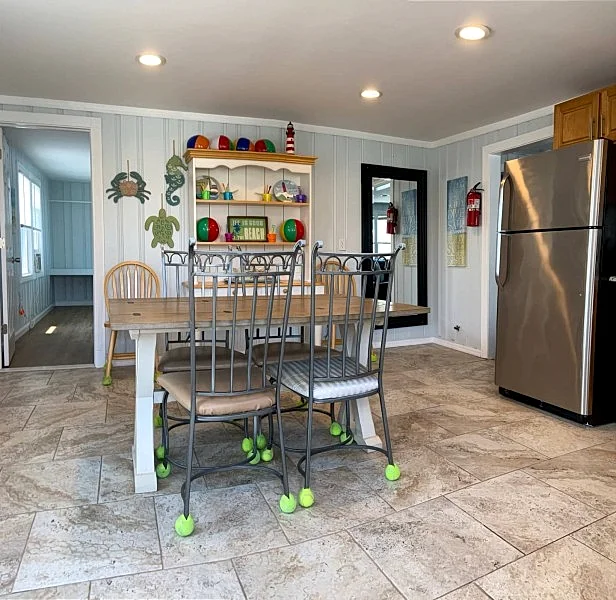 Large Comfortable 3-bdrm Beach Block