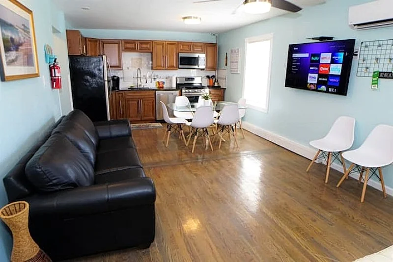 Wow. 4-bedroom, 2-bathrm amazing view, Beach Block