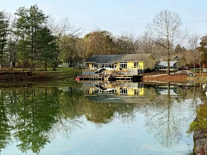 Secluded Pine Lake Retreat Cottage overlooking 5 acre lake