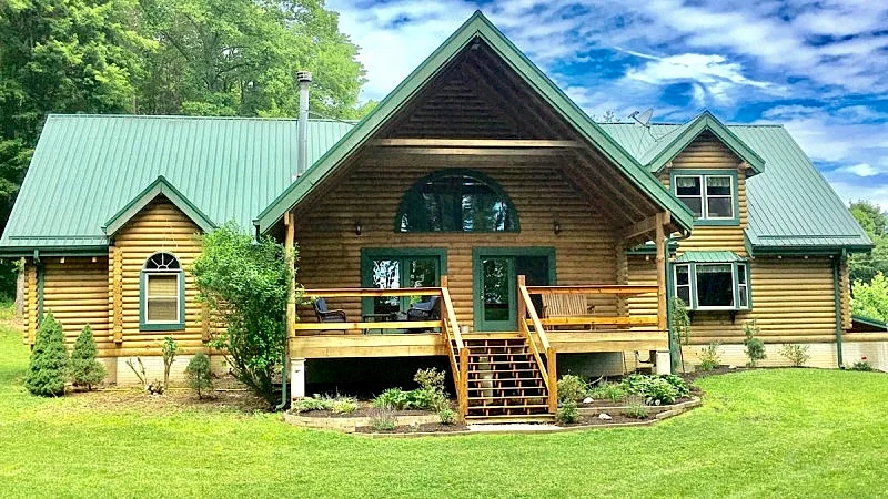 The Mountain Lodge in Hocking Hills w/ Hot Tub and Pool
