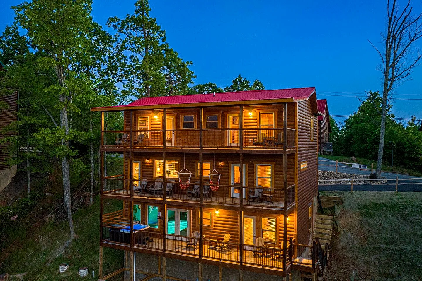 Elevated Views Smoky Mountain Cabin with Indoor Pool in Sevierville, Tennessee, United States — photo 5