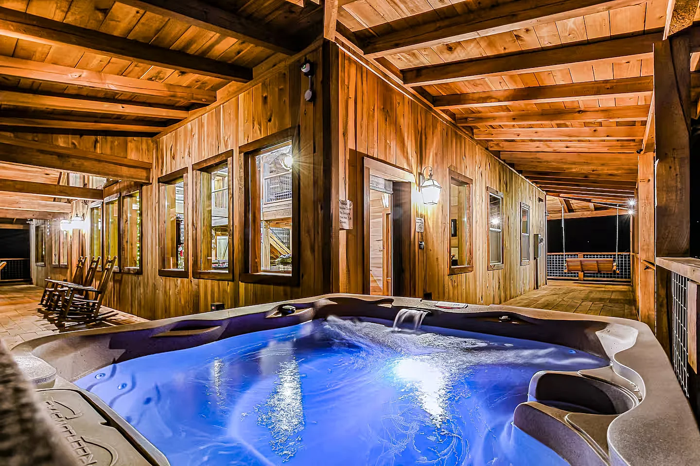 Just Like Paradise – Wears Valley Cabin with Hot Tub in Sevierville, Tennessee, United States — photo 3