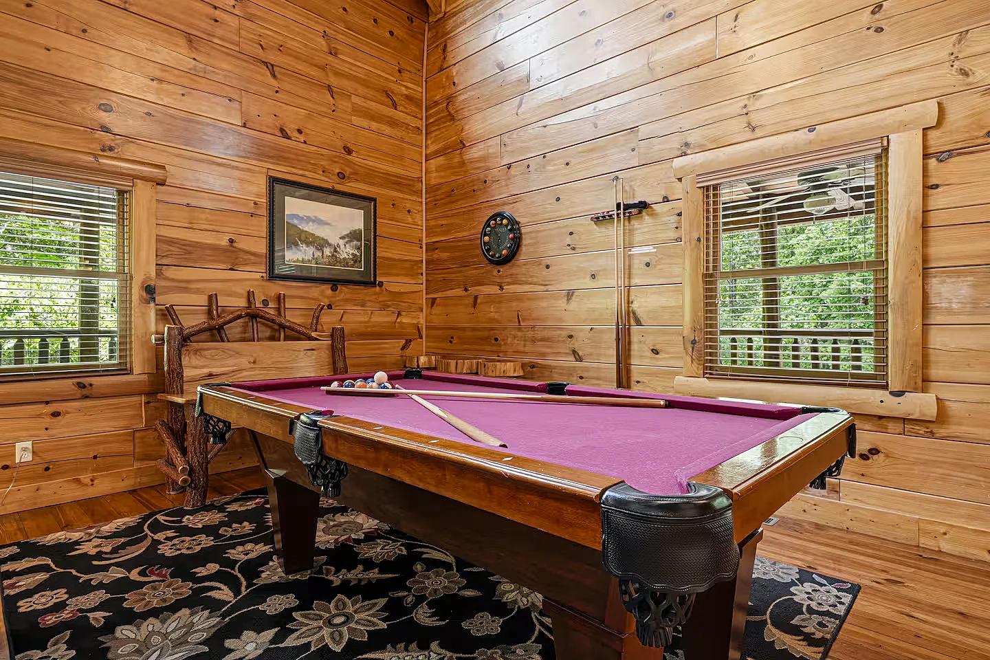 Maywood Cove – Smoky Mountain Cabin with Hot Tub & Pool Table in Sevierville, Tennessee, United States — photo 2