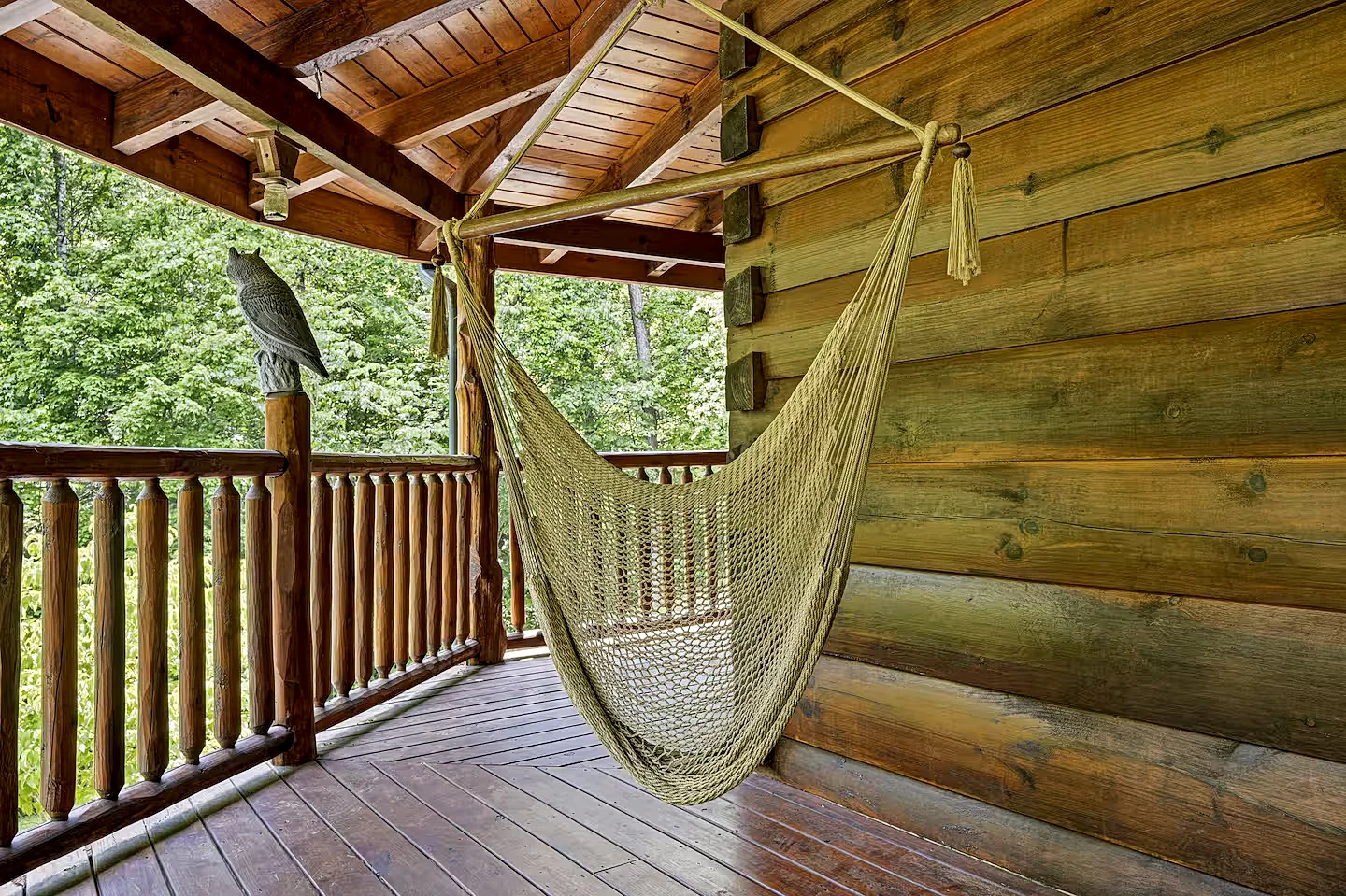 Maywood Cove – Smoky Mountain Cabin with Hot Tub & Pool Table in Sevierville, Tennessee, United States — photo 5