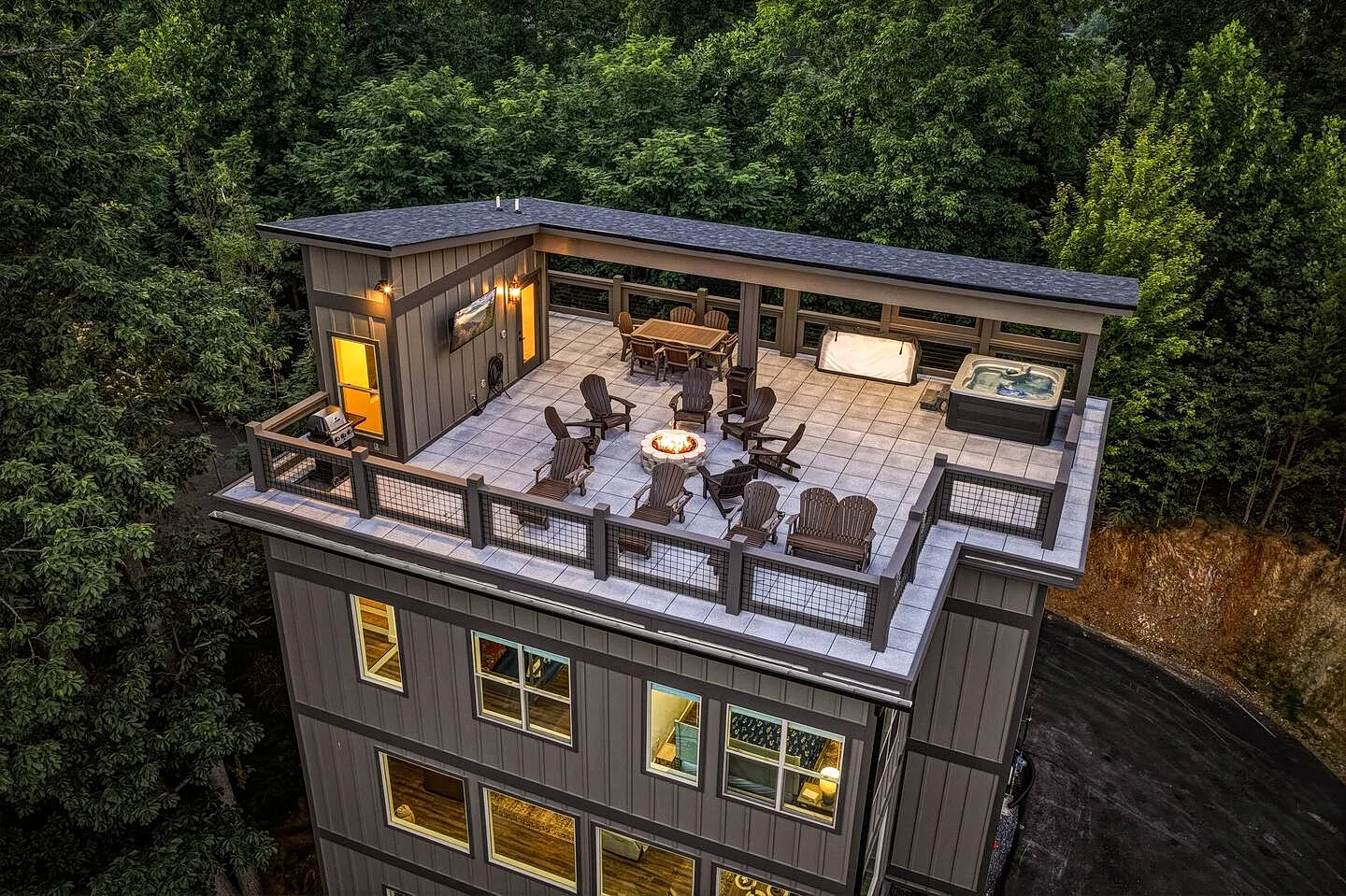 Starlight Splash – Gatlinburg Cabin with Indoor Pool in Gatlinburg, Tennessee, United States — photo 4