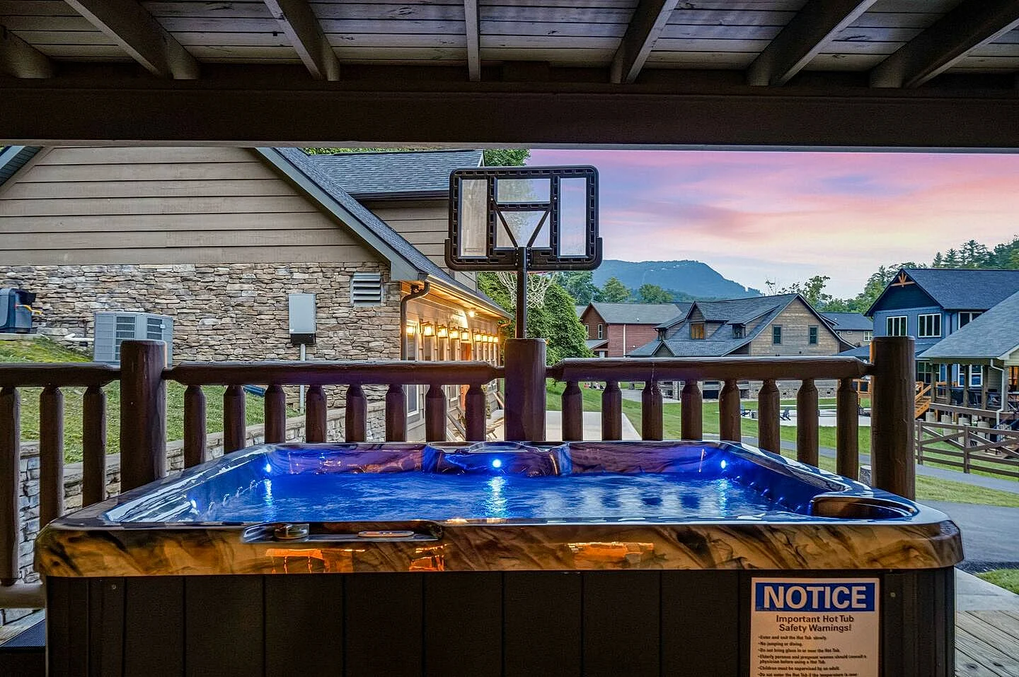 Walden’s Creek Lodge: Indoor Pool & Mountain Views in Sevierville, Tennessee, United States — photo 5
