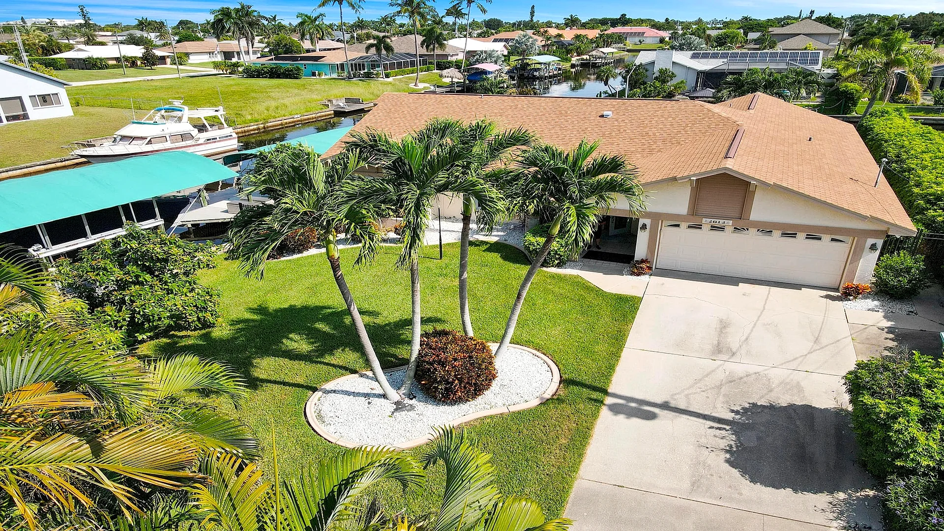 Love Bird – Canalfront heated pool pet friendly