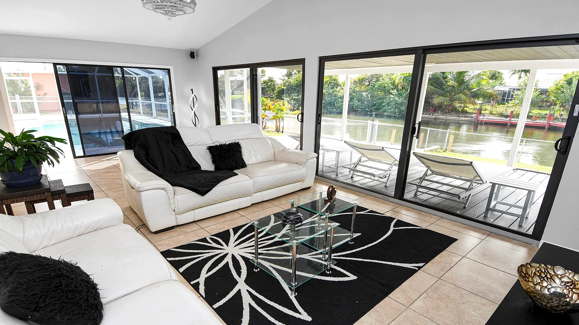 Talita | Canal Home, Heated Pool & fanced Yard in Cape Coral, Florida, United States — photo 5