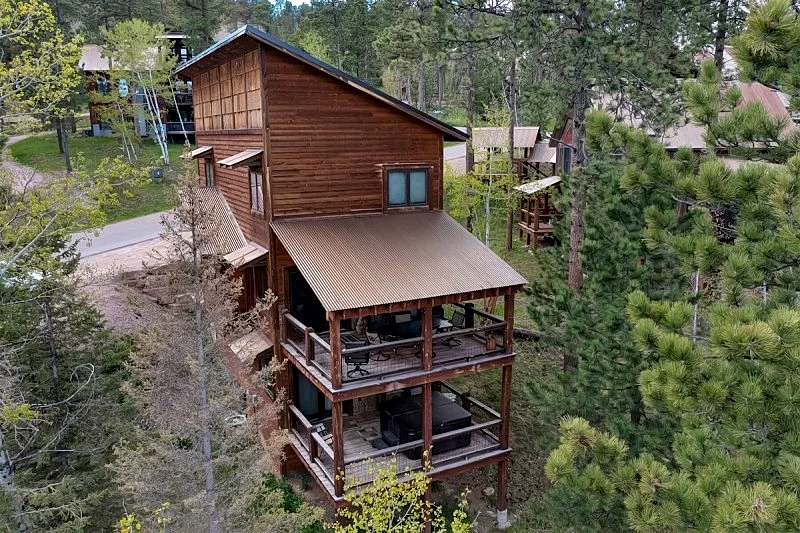 Heart of Gold Lodge » Gilded Mountain » Lawrence County