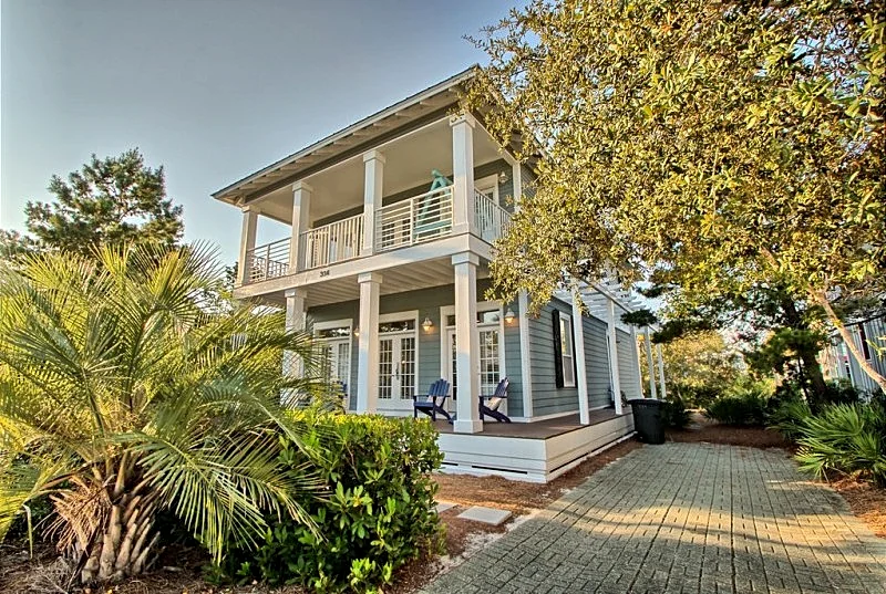 New low Spring rates, close to beach & lagoon pool, bikes included, Location!!