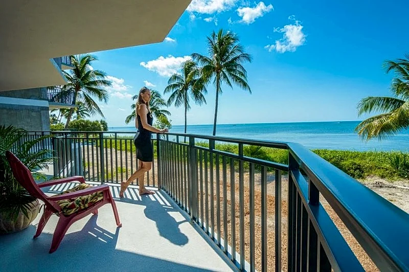HUGE DISCOUNT for 28 day OCEAN FRONT! 90 FT BALCONY