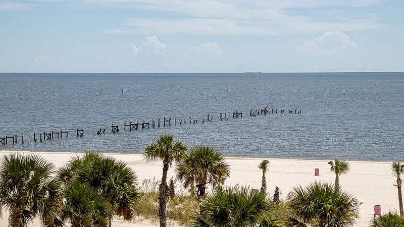 Condo Directly On The Beach In Pass Christian! 2 Bedroom / 2 Bath- Sleeps 6!