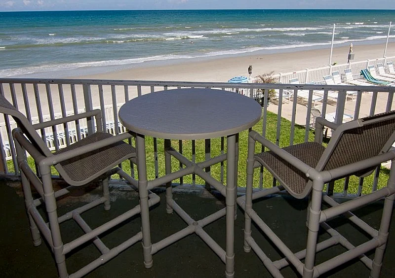 Direct Oceanfront - Beautifully updated - Excellent Ocean Views Property overview