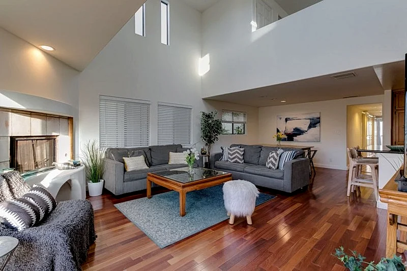 Bright Spacious 4 Bedroom Penthouse Steps To Beach