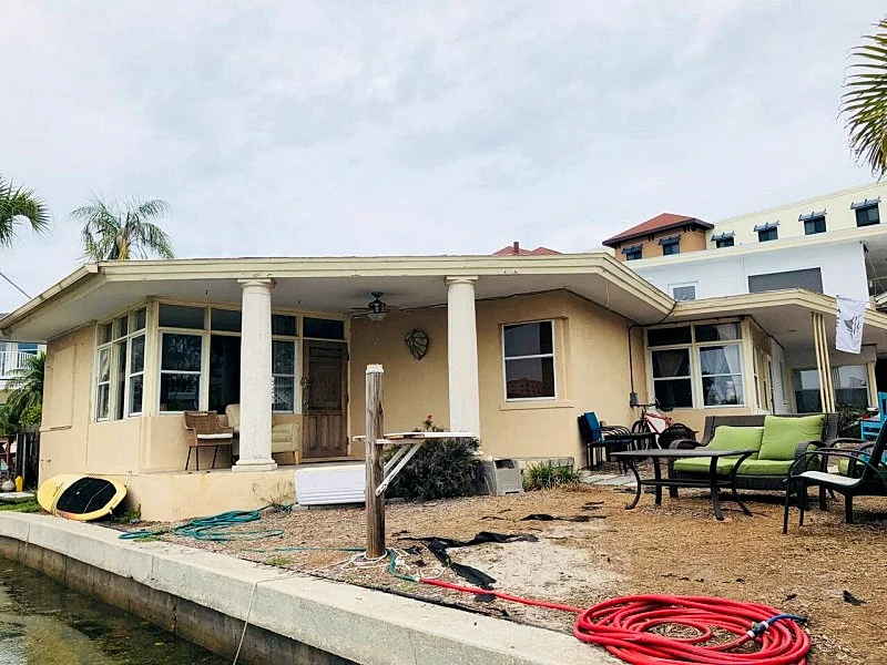 1 BR, Waterfront, King Bed, Kitchen, walk to beach