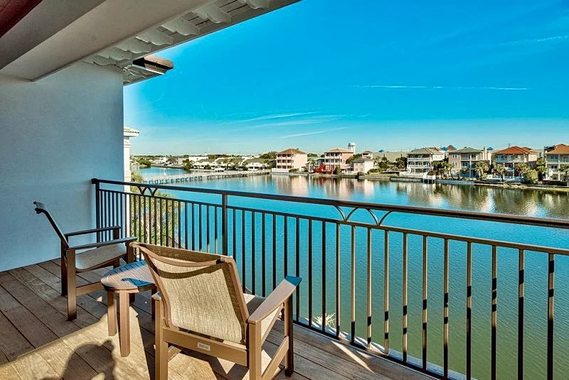 Destination - Lakefront Home