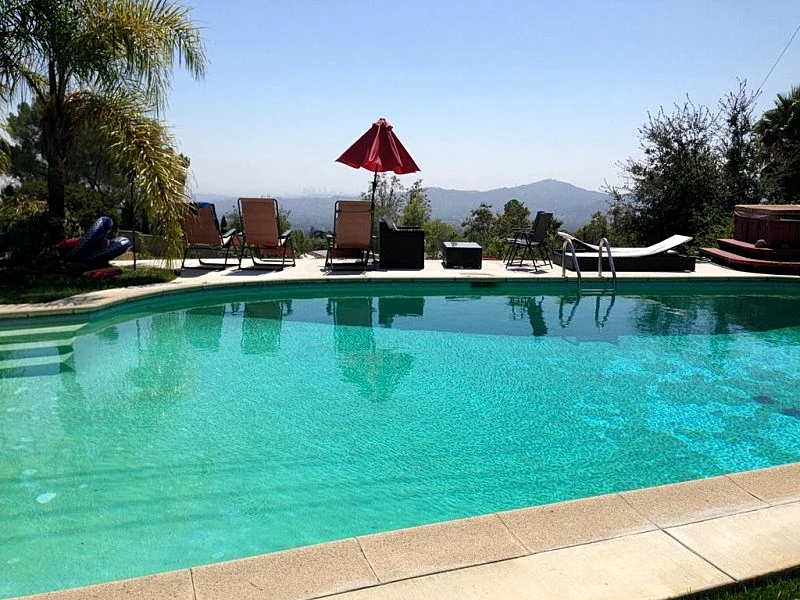 Enjoy Nature at this Hill Top Studio!