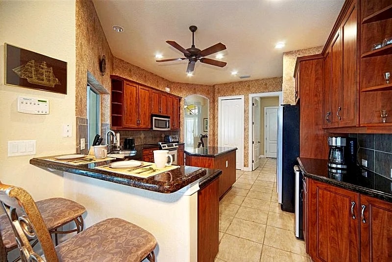 CCVS - Villa Tropicana: Tropical Canalfront Retreat with Heated Pool in Cape Coral