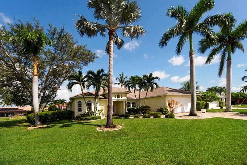CCVS - Villa Blue Water - Luxury Waterfront Villa with Saltwater Pool & Sun Decks