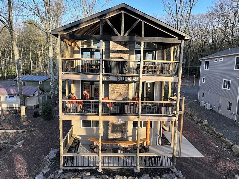 "Treehouse"Amazing Lake View,9 Bed5.5 Bath,Hot Tub,Sauna,Poker & Pool Table,Fire Pit,Ping Pong