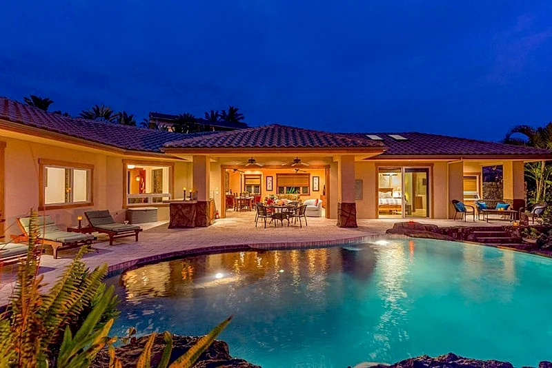 Exclusive area, Privacy, Heated SW Infinity Pool, Outstanding ocean view/24hr CI