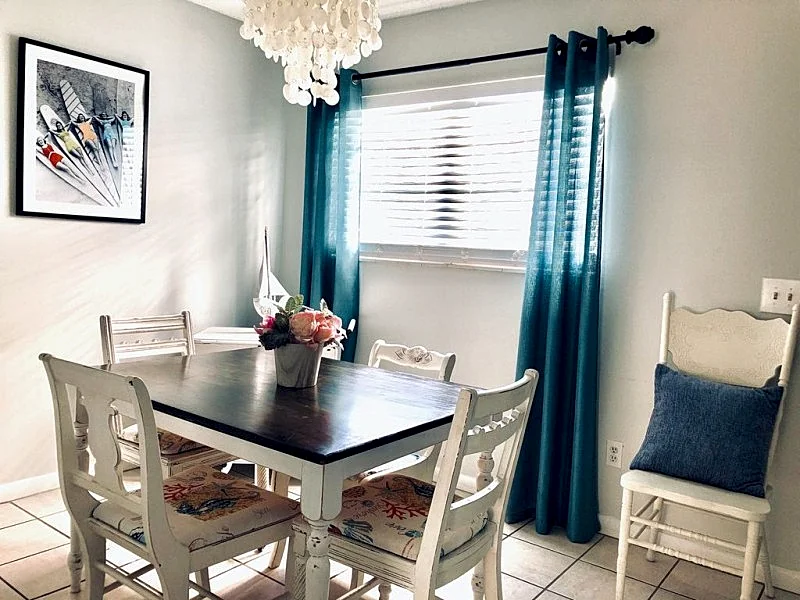 Beaches are Open! One Block to the Beach! Sunnyside Up Townhome (B)