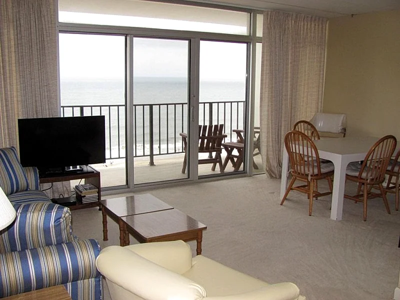 Commanding View From Direct Oceanfront Condo