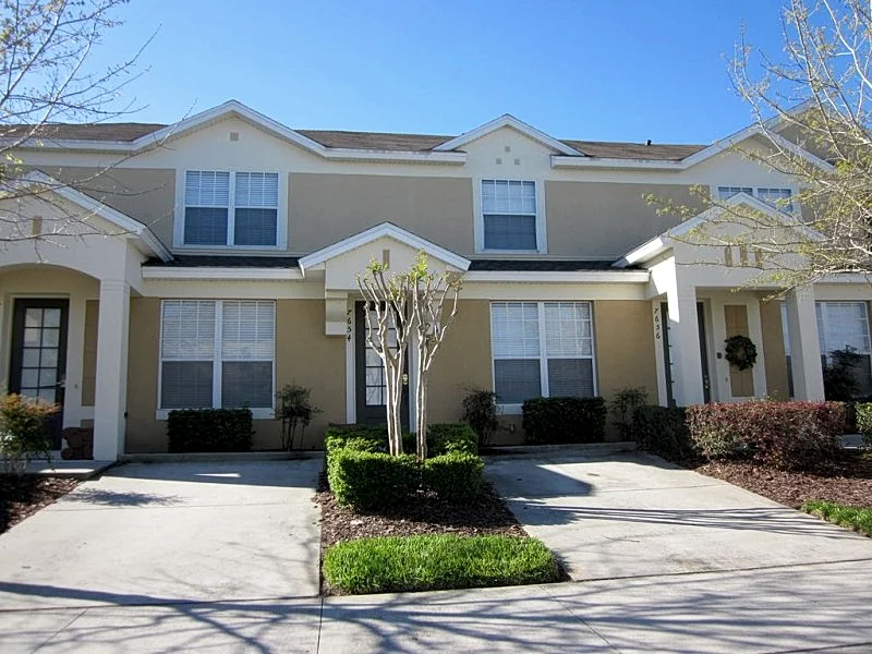 Windsor hill beautiful 3B/3B Town home--2 Miles to Disney