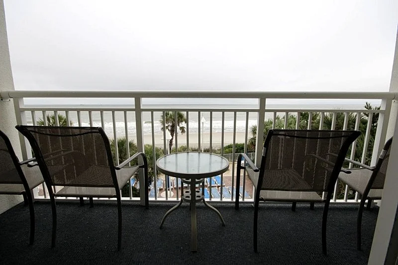 Renovated Oceanfront King Bed Suite - Perfect Getaway!