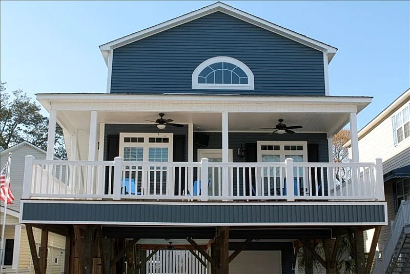 Beautiful 3 bedroom 2 bath beach house FREE GOLF CART JACUZZI- WIFI