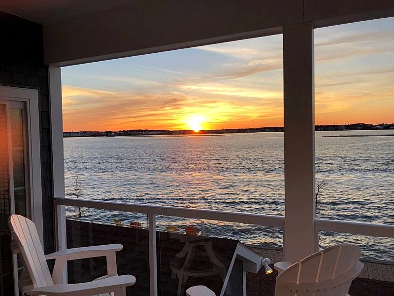 New! Bayfront Condo w/ Fantastic Views Small building with Great Bay Front Pool
