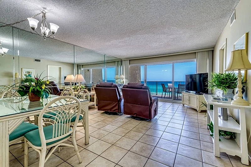 D404 | Beachfront with Beach Service, Pool, & WiFi