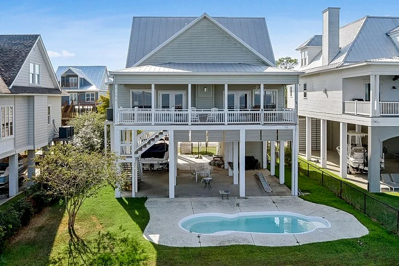 Beautiful Bayfront House With Private Pool and Pier!