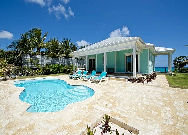 New and Luxurious Beachfront House W/ Private Pool On Prestigious Banks Road