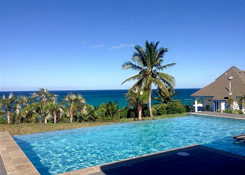Newly Renovated Beachfront Estate w/ Pool, Privacy, Secluded Pink Beach