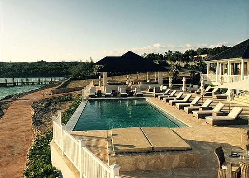 Newly Remodeled Med Point, Best Romantic Beach House, French Leave Beach
