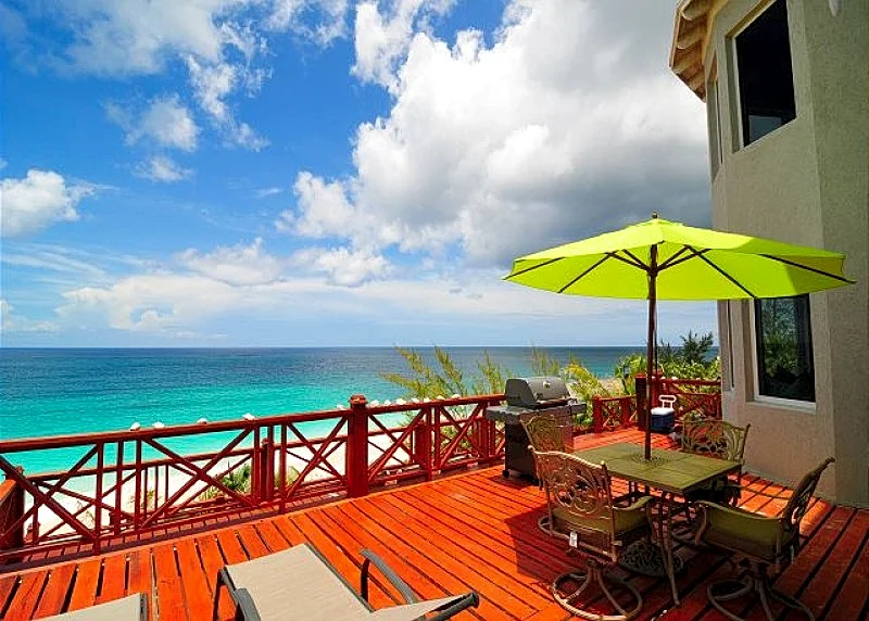 Stunning Beachfront House, Walk to Tippys! Pool Table, Foosball, NEW POOL!