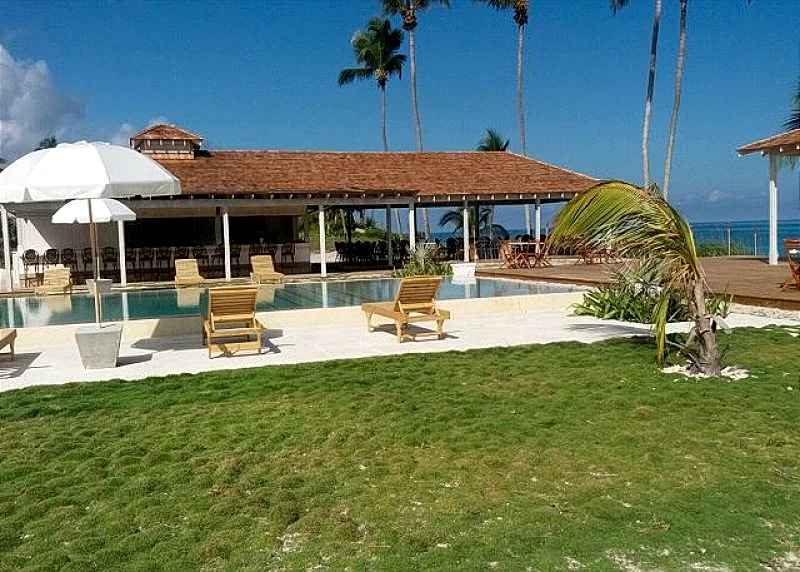 Private Beachfront Estate on 25 Acres w/Pool, Walk to Restaurant/Bar