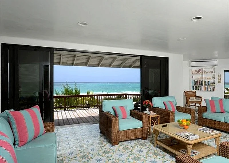 Elegant and Historic Villa Directly on Windermere Beach w/ Pool