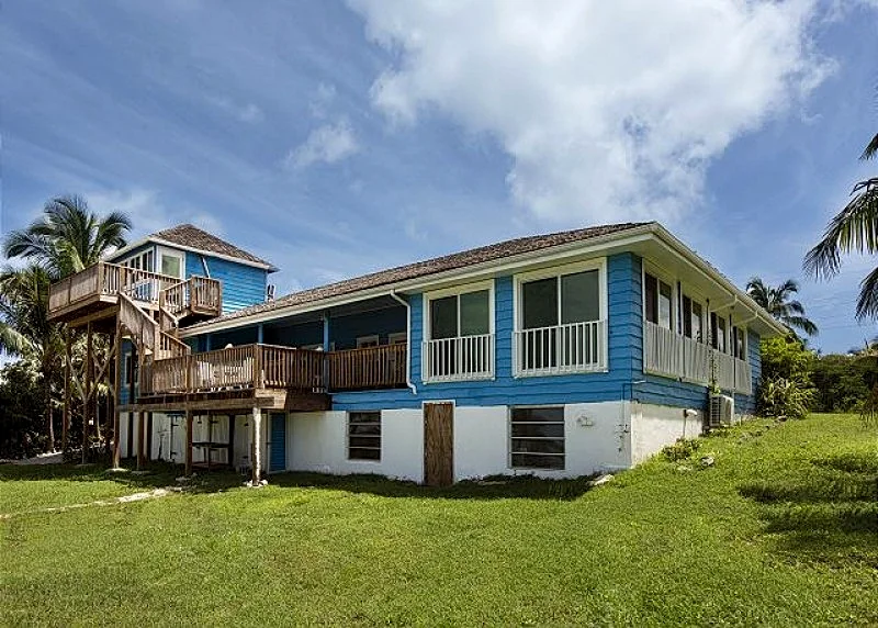 Oceanfront Cottage with Private Beach and Sunset Views on Balara Bay
