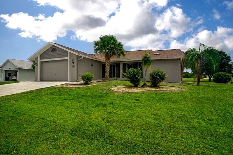 3 Bedroom, 2 Bath Vacation Home In Burnt Store Meadows