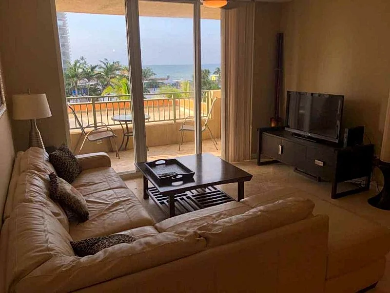 Oceanfront Comfort at Unit 308: Beachfront Condo in Hallandale Beach