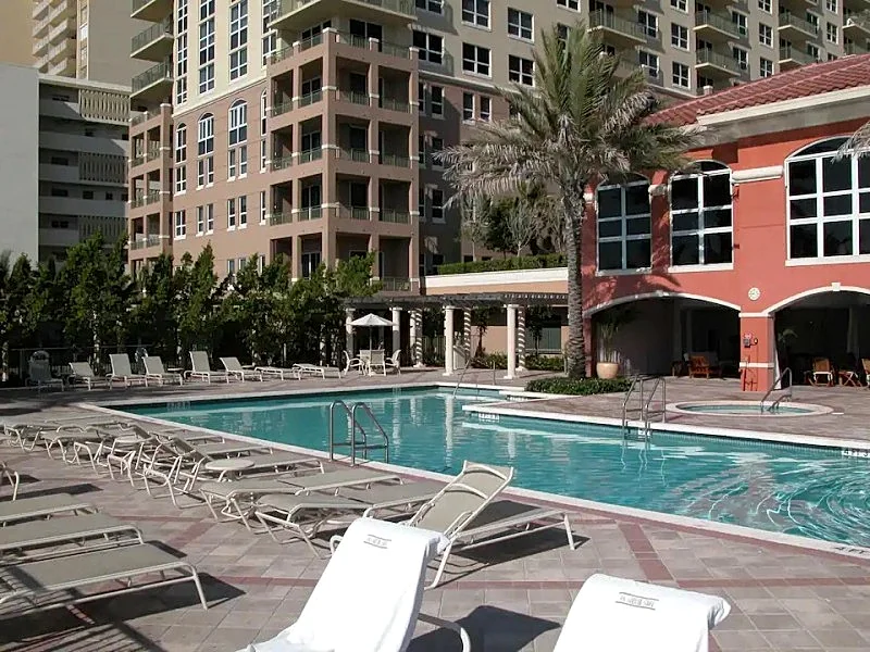 Luxurious Condo on the Beach at 2080 Building, Hallandale: Oceanfront Living