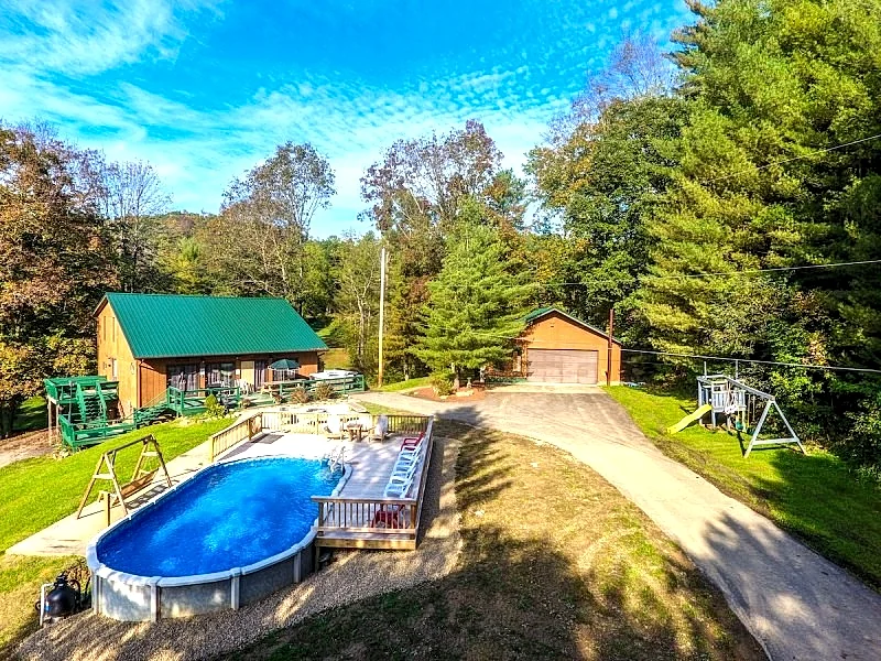 Pines Lodge at Sand Run Lake in WNF, Hocking Hills