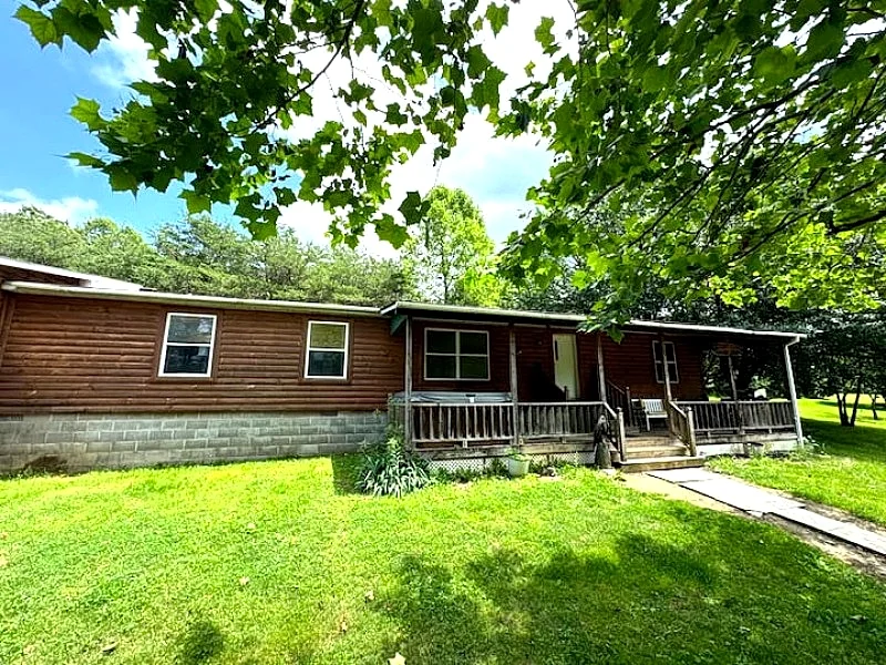 Spacious Eagle's Landing Cabin near Hocking Hills
