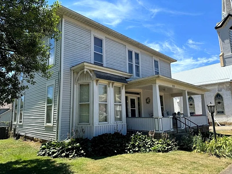 Historic Manse Inn in Nelsonville OH near Hocking Hills