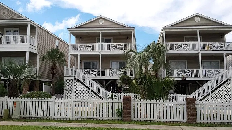 LOCATION NEAR PIER- 5 Bedrooms- Ocean Views- Pool & Hot Tub