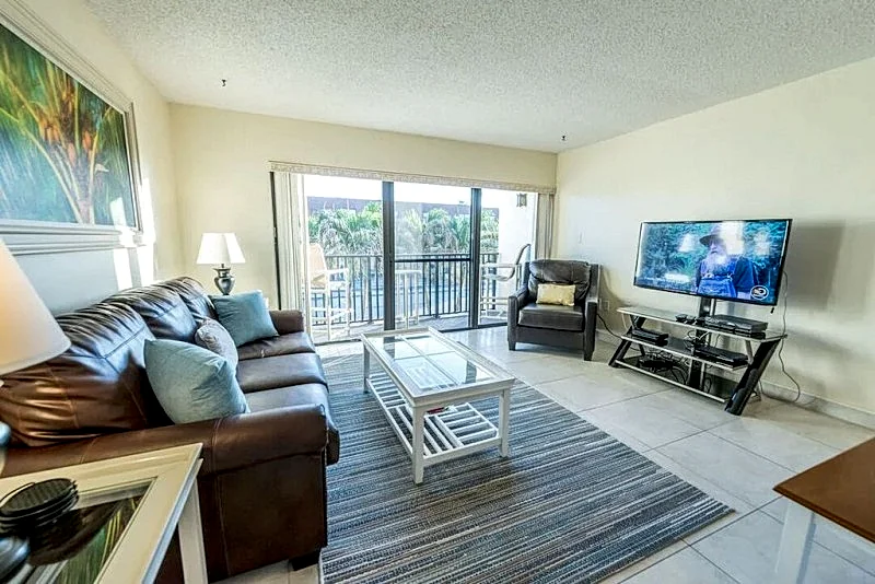 Next to Cocoa Beach Pier - Family Friendly & Right on the Ocean